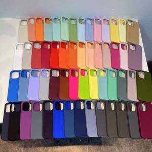 iPhone 15 - Carcasa Silicona